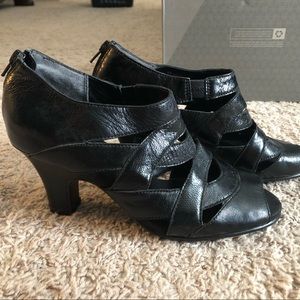 NWOT Aerosoles Black Shoes